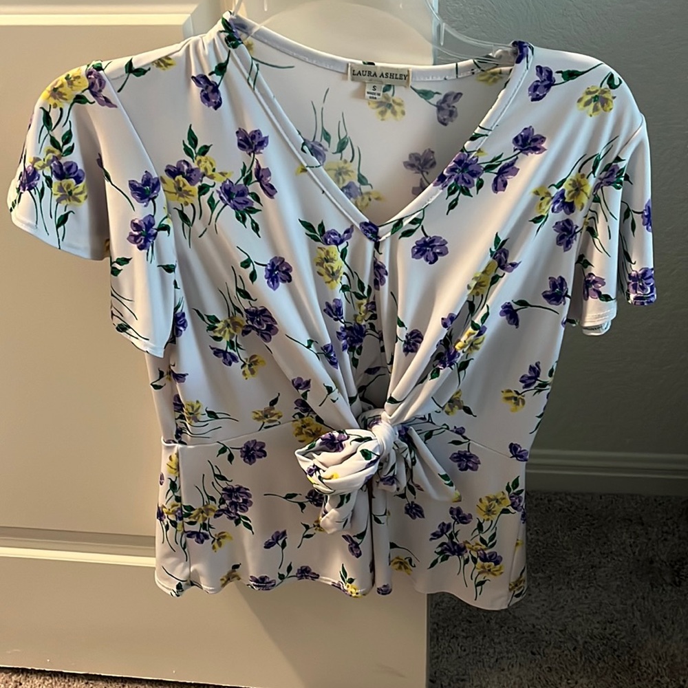 Spring flower top ties in front